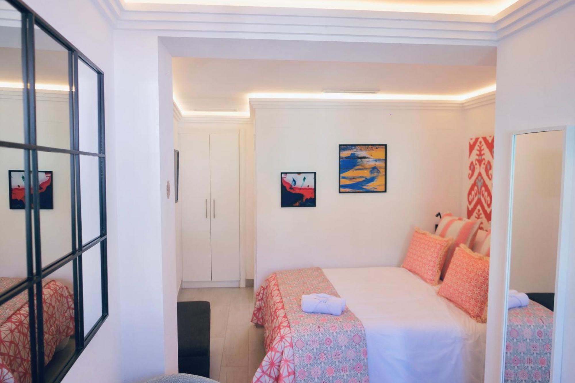 Myra Apart-Hotel Марбелья Экстерьер фото