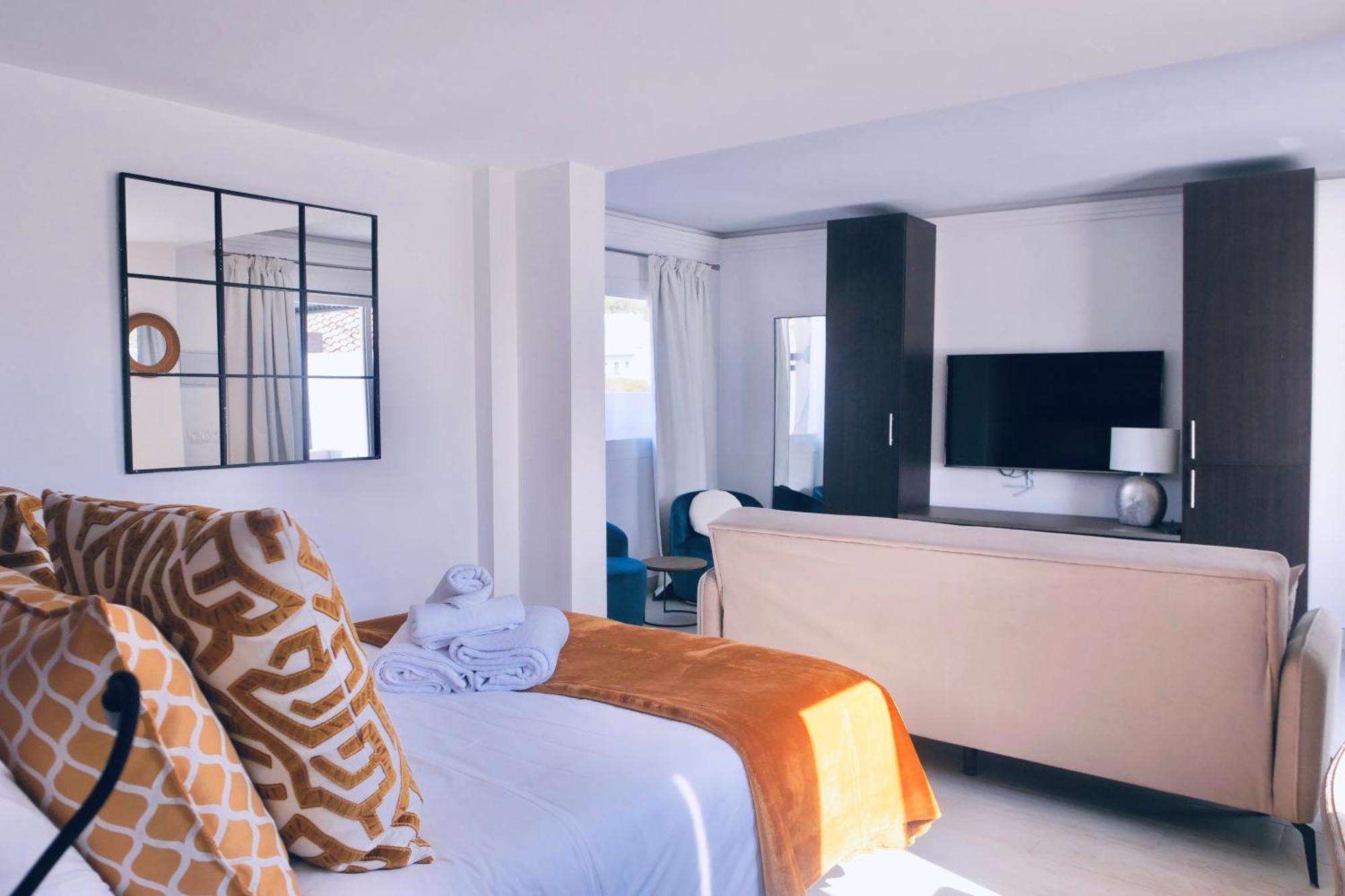 Myra Apart-Hotel Марбелья Экстерьер фото